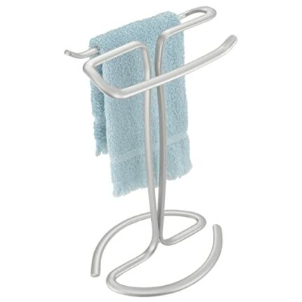 mDesign Standing Towel Rack – 2-Sided Small Towel Stand for Handtowels and Facecloths – Bathroom Towel Rack for Storing and Drying Towels – Light