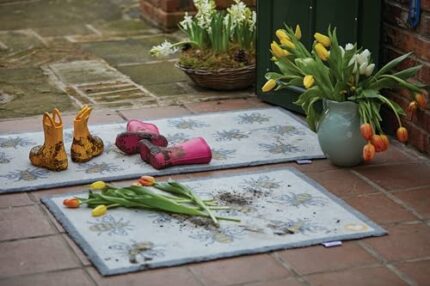 HUG RUG 65cm x 85cm BEE 1 THE Machine Washable, Dirt Trapper Door Mat