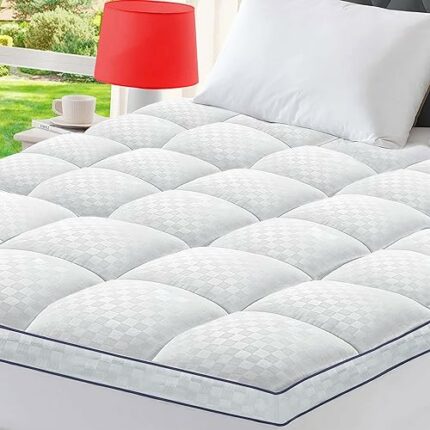 BedLuxury Twin Mattress Topper Extra Thick Pillowtop Plush Mattress Pad Cover with 8-21 Inch Deep Pocket - White