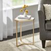 mDesign Triangular Side Table  – Small Table with Marble-Style Top – Metal Coffee Table for Hallway and Living Room – Soft Brass/Marble
