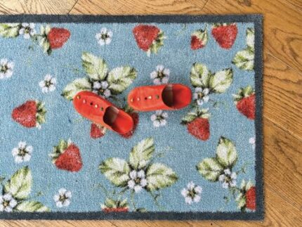 HUG RUG Strawberries design, highly bsorbent Indoor Barrier Mat 65x85cm
