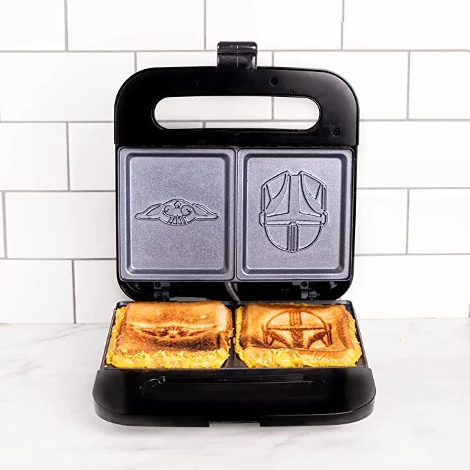 Star Wars Mandalorian Grilled Cheese Maker - UK Plug